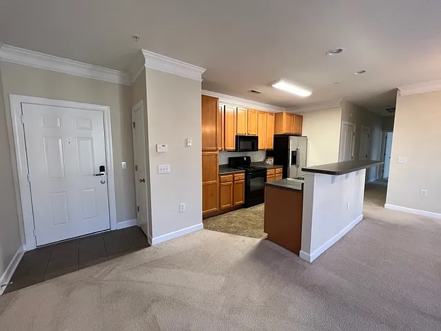 104 Sunset Cir #204 — Photo 3