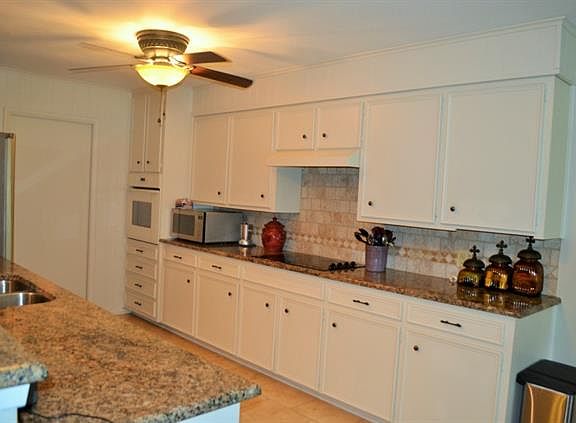 4th image of 3804 Fenton Ave