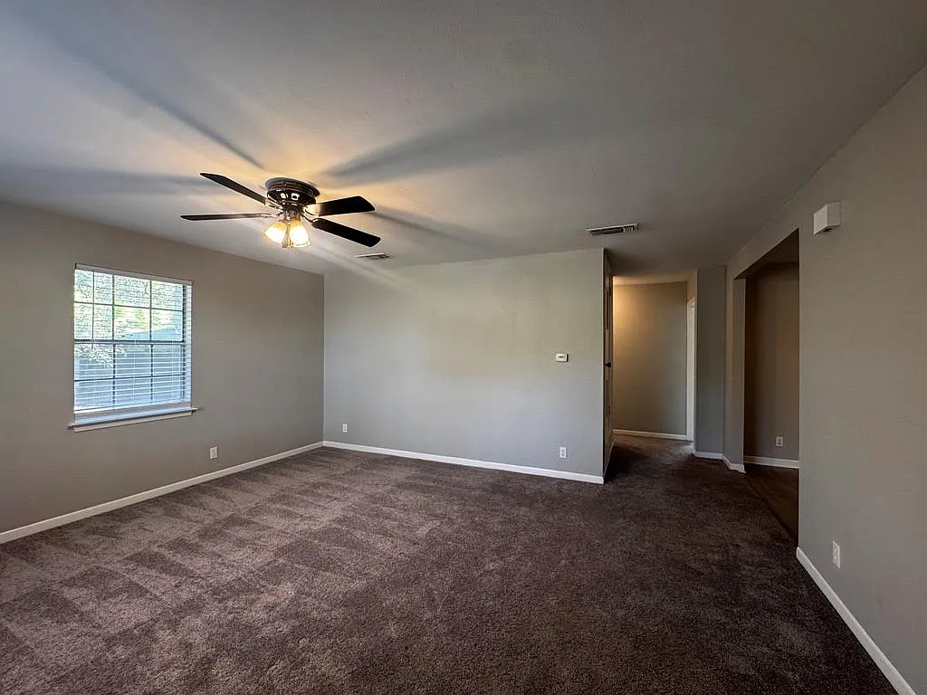 2 bed, 1.0 bath, 1015 sqft, $1,850 — Photo 2
