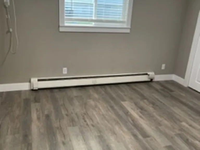 Newly Remodeled 1 Bedroom Apartment 1 Blk from Indiana University National Championship Team! — Photo 11