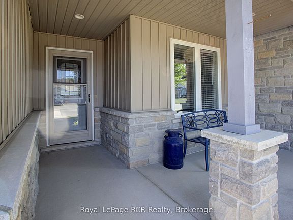 3rd image of 105 Milton Seiler Cres