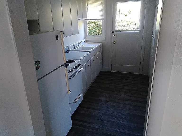 775 Anderson Ave #4 — Photo 2