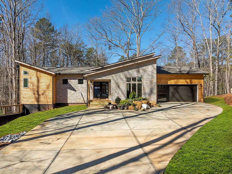 1st image of 2140 Newport Dr