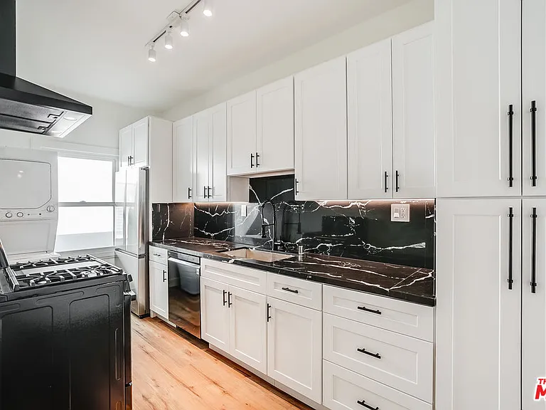 151 N Swall Dr #4 — Photo 1