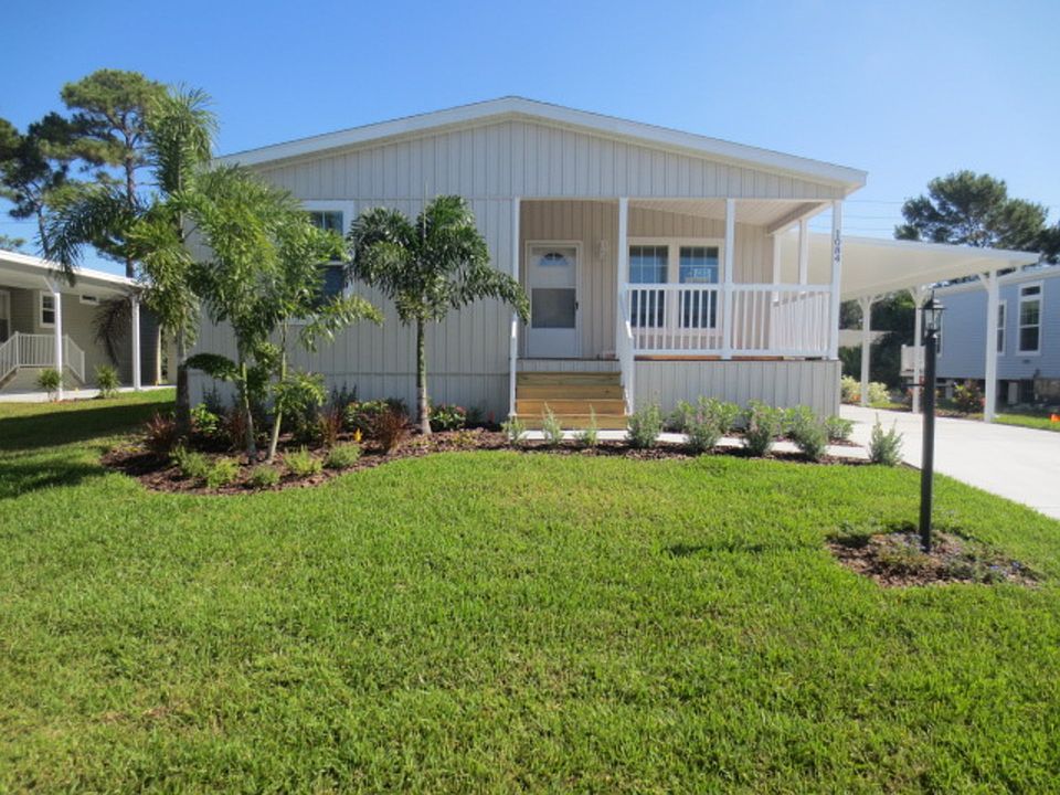 1st image of 1084 W Lakeview Dr