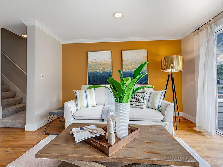 1022B Taylor Ave N — Photo 7