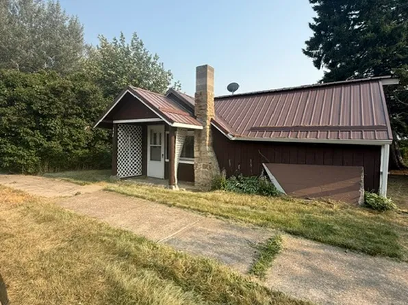 118 4th Ave S, Belt, MT 59412