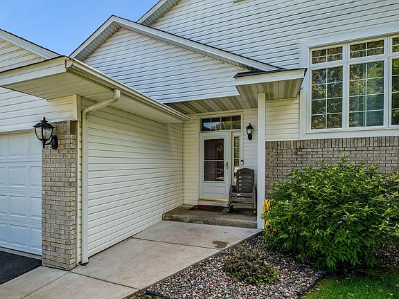 4th image of 1016 Lilac Ct