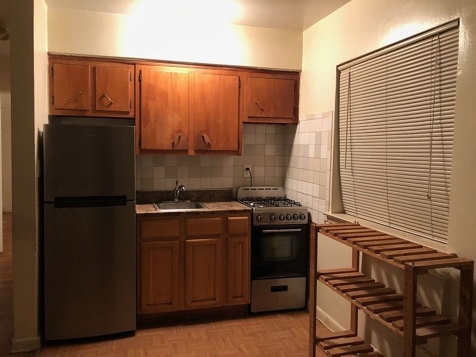 1st image of 3729 59th St APT 1F