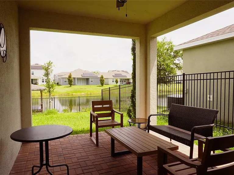 4909 Olivia Ct — Photo 22