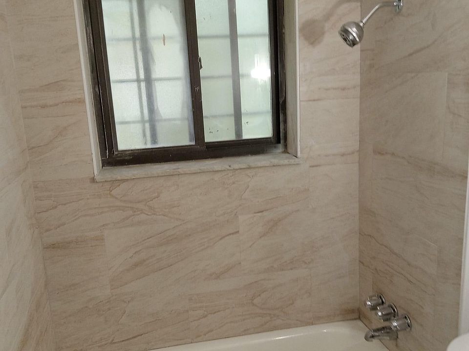 2nd image of 1708 Wright St #2