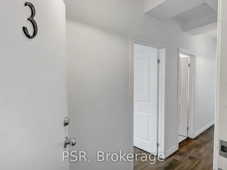 464 College St #3 — Photo 12