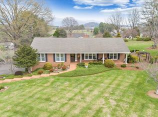 1720 Wycliffe St, Bedford, VA 24523