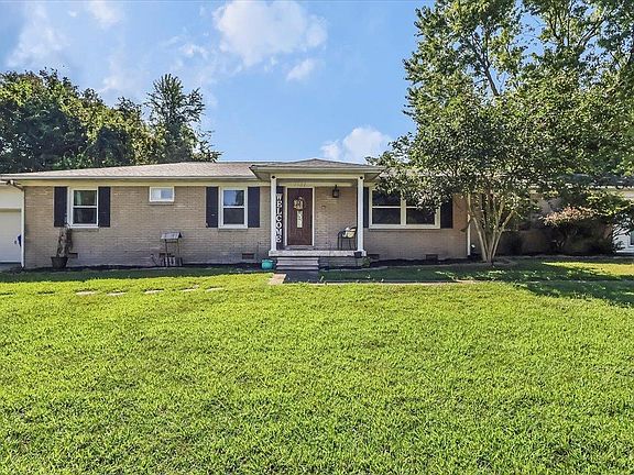 2nd image of 1007 Brookhaven Dr