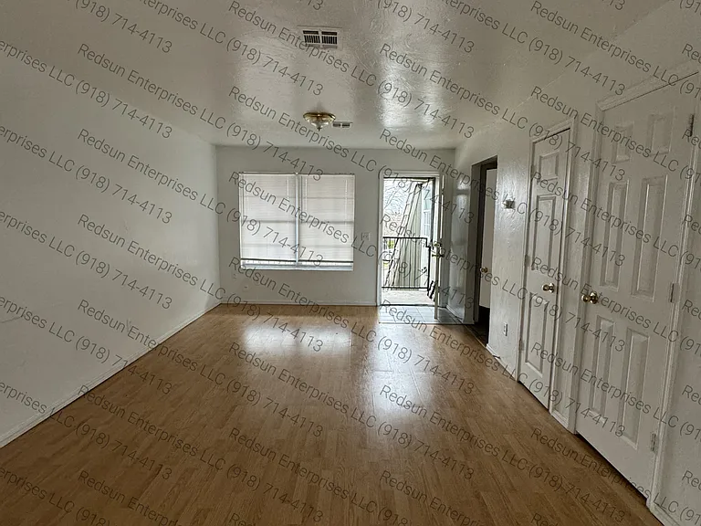 Highlander Apartments — Photo 9