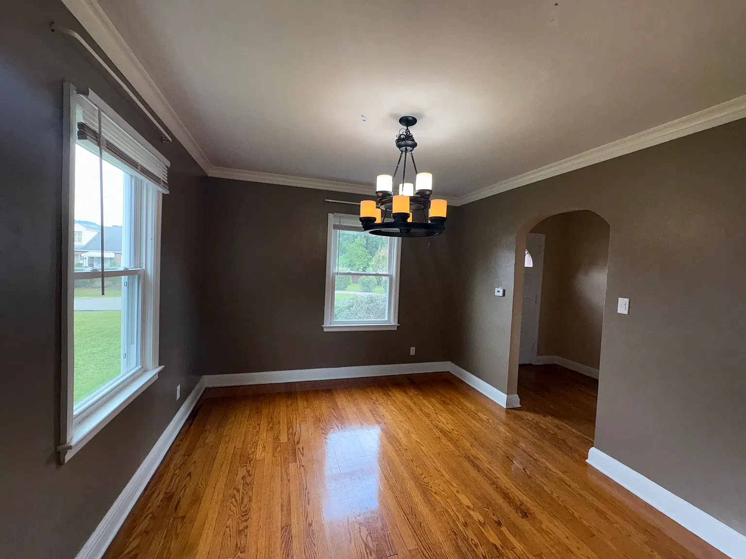 3 bed, 1.5 bath, $1,900 — Photo 4