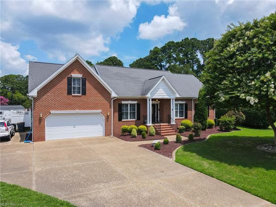 10 Pheasant Dr, Poquoson, VA 23662