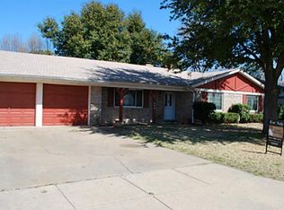 440 W Pleasantview Dr, Hurst, TX 76054