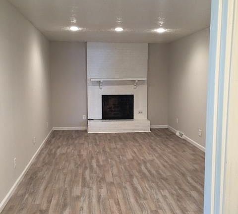5th image of 217 Briarwood Dr