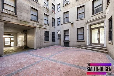 Rented by R New York