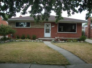 29933 Gladys Ave, Westland, MI 48185