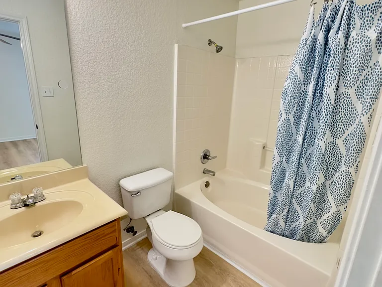 1602 Dugger Cir #D — Photo 7