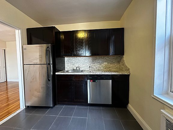 4th image of 16420 Highland Ave APT 6F