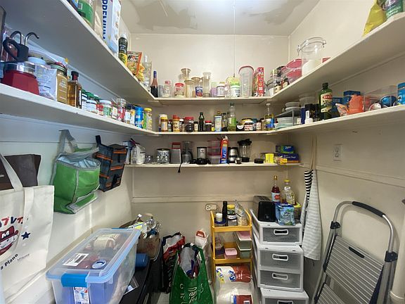 5th image of 22 Burnham St