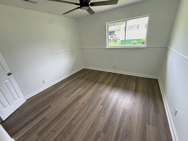 4314 Shawnee Cir — Photo 8