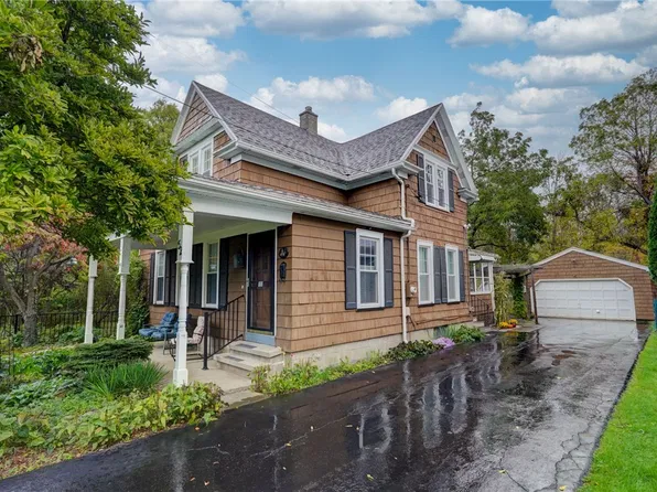 52 Legionnaire Dr, Rochester, NY 14617