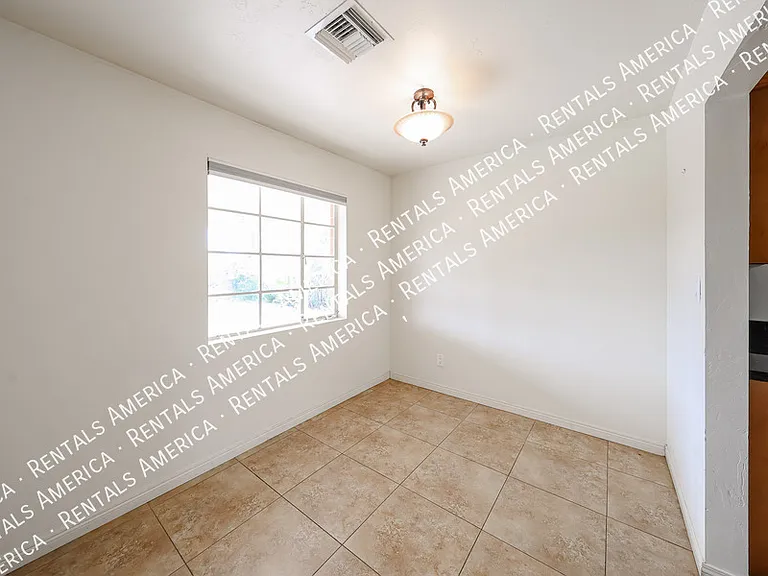 3432 N 23rd Ave — Photo 16