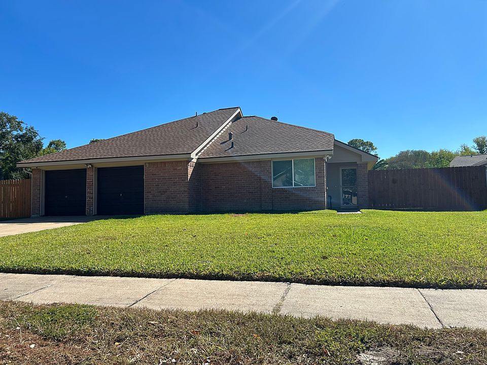 1st image of 338 Floravista Dr