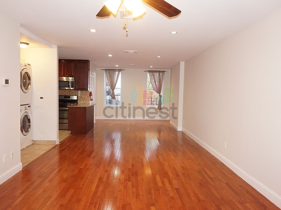 1st image of 257 3rd Ave #Tr3