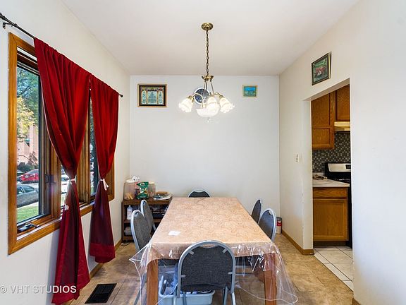 5th image of 6441 N Sacramento Ave Unit A