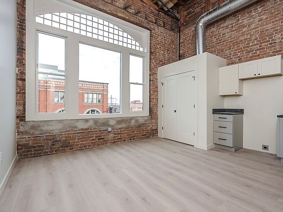 5th image of 266 E Michigan Ave #401