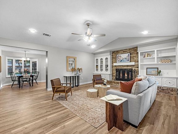 5th image of 2126 Eagle Point Rd