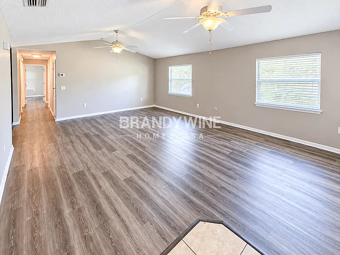 3 bed, 2.0 bath, 1368 sqft, $2,245 — Photo 4