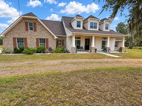 1684 Zengerle Rd, Cuero, TX 77954