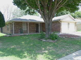 5304 Yaupon Dr, Arlington, TX 76018