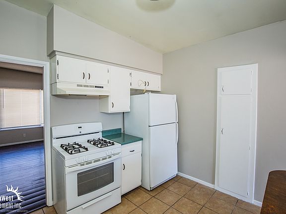 2nd image of 3669 Waikiki Ave