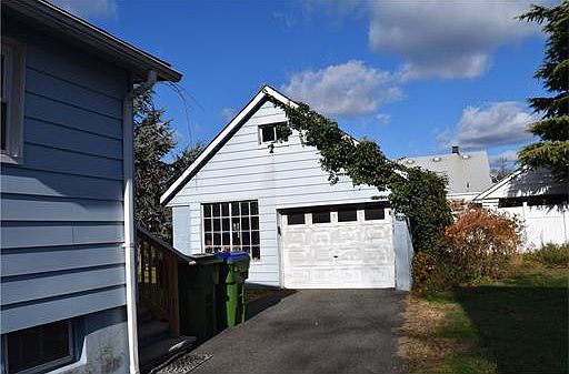 2nd image of 97 Pacific St