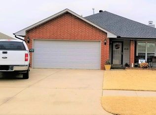 413 Madison Place Dr, Moore, OK 73160
