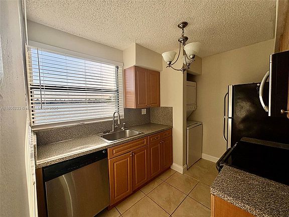 4th image of 1280 S Franklin Ave #1280J