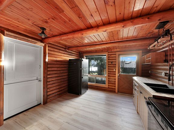 2nd image of 2058 Twin Lagoon Ln #B