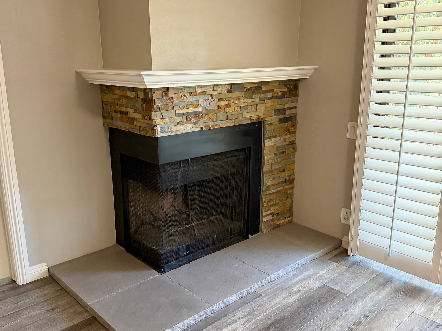 242 E Fern Ave — Photo 2