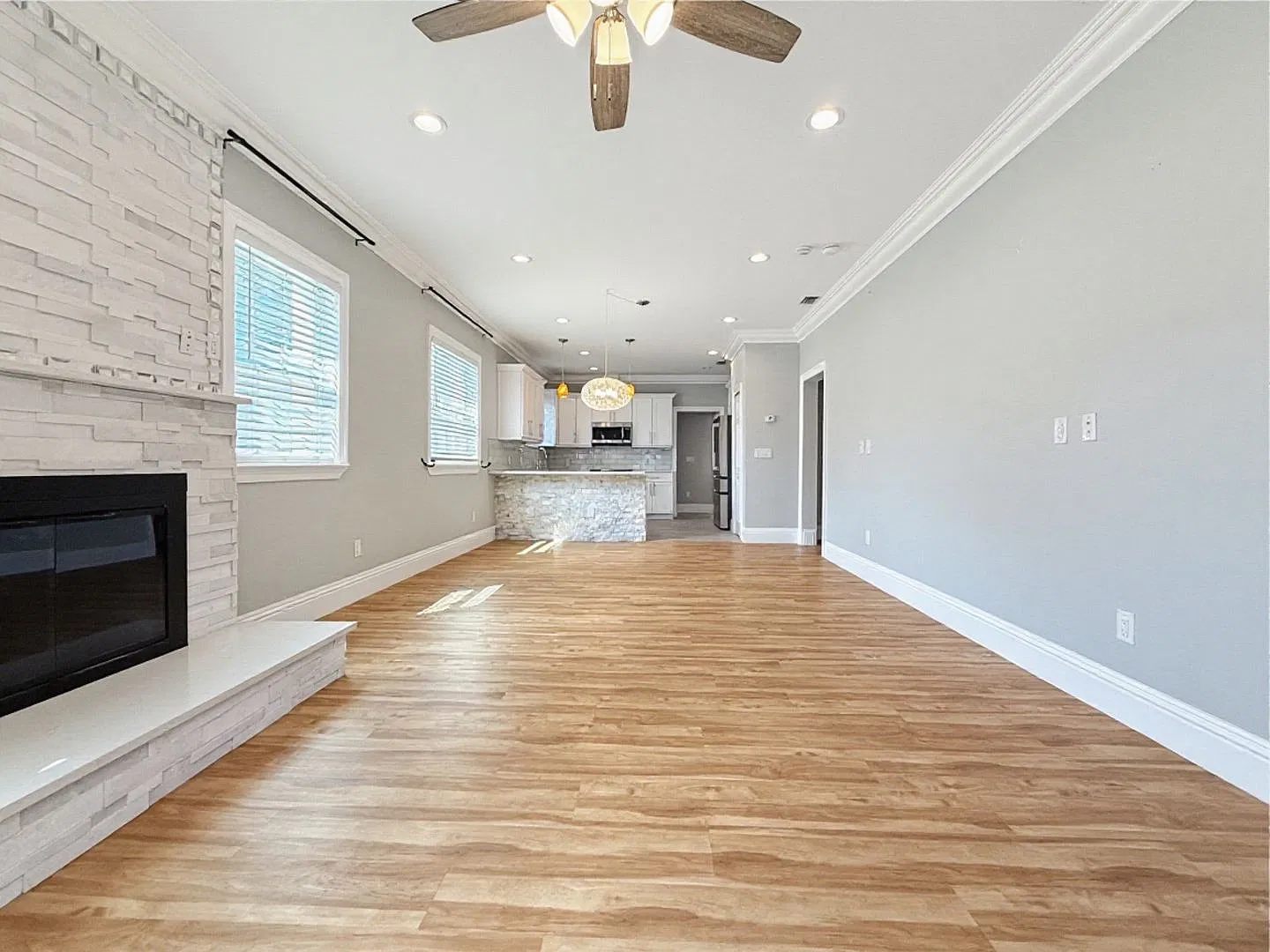 Beautifully renovated 3-bedroom, 2-bath home in College Park — Photo 4