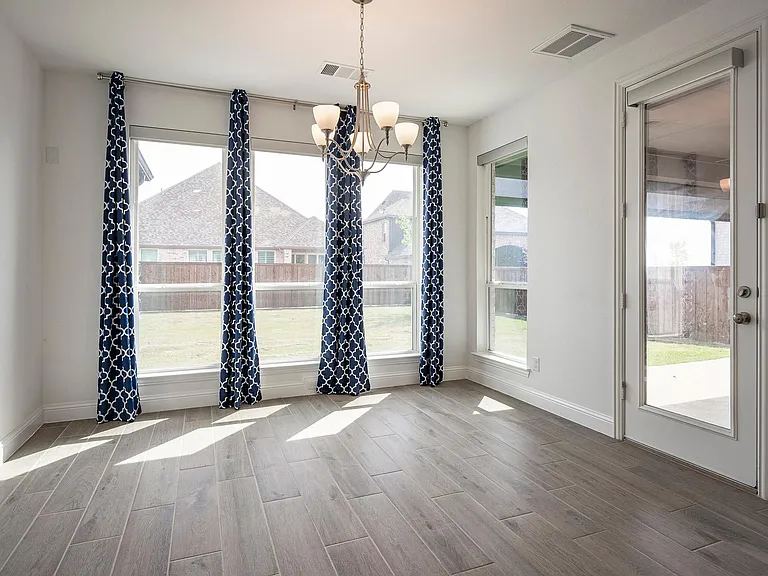 2351 Waterford Way — Photo 7