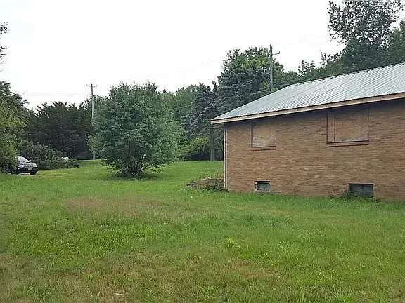 3 bed, $1,950 — Photo 2