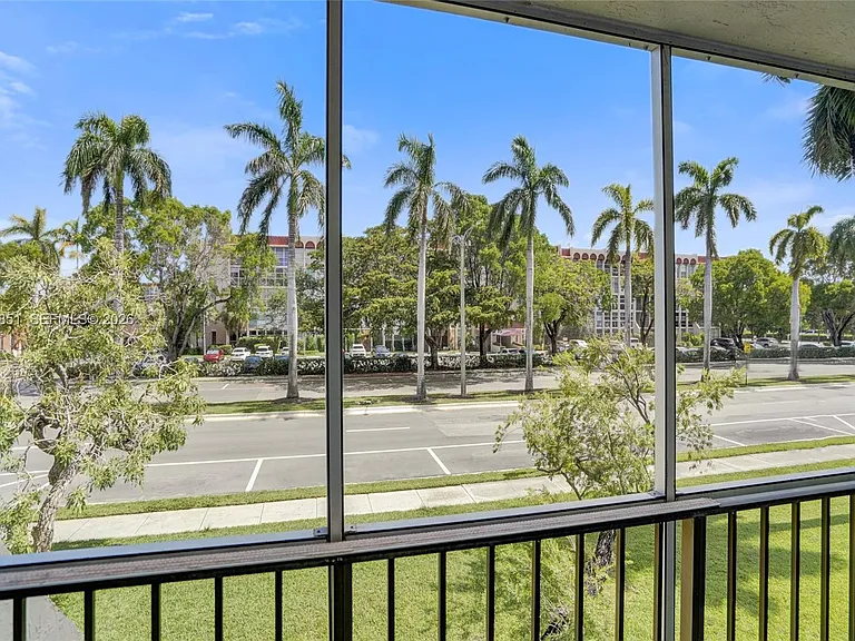 2000 Atlantic Shores Blvd #207 — Photo 20