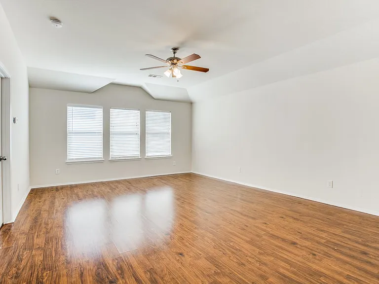 616 Crystal Falls Dr — Photo 10